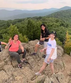 Hiking at Bearfence trail in the Shenandoah National Park 2021.